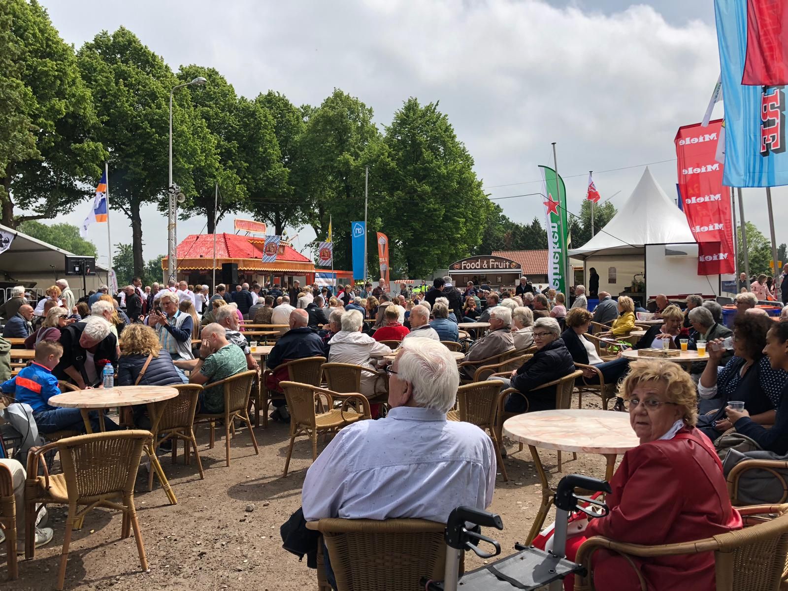 Sleepbootdagen volle terrassen